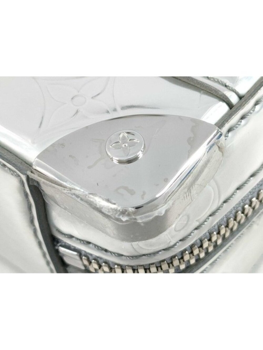 Louis Vuitton Soft Trunk Silver Monogram Mirror 2-Way - Picture 5 of 10